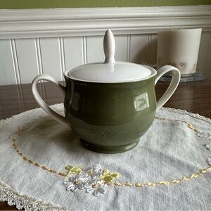 Vintage Toto KOKURA WARE Covered Sugar Bowl Olive Green & White Ironstone
